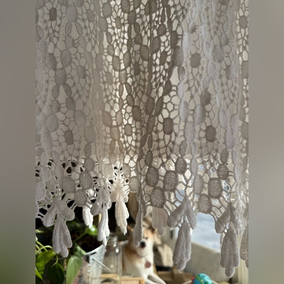 Canadian Made Cotton White Lace Top - Picture 3 of 4